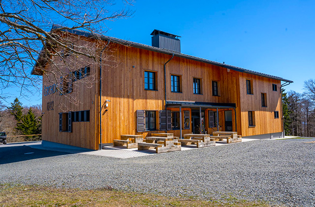 titulni-_0030_horska-chata-na-cerchove-09