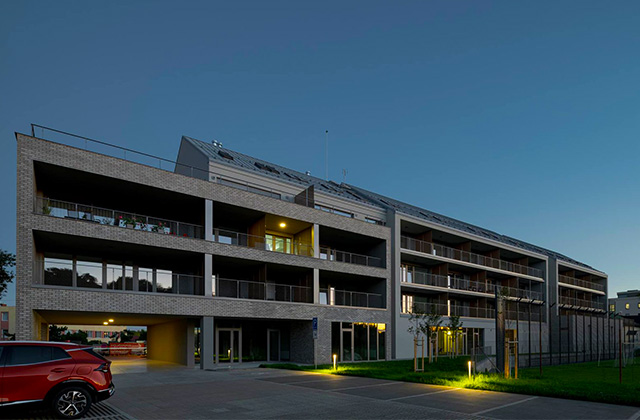 titulni-_0036_bytovy-dum-roudna-plzen-01