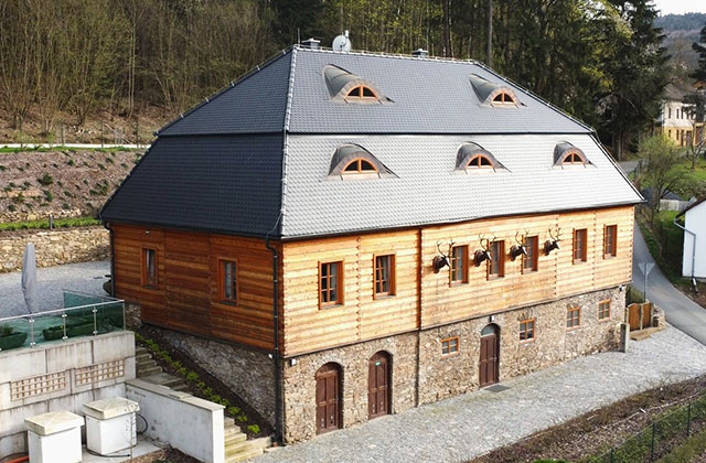 Lesovna Pivoň
