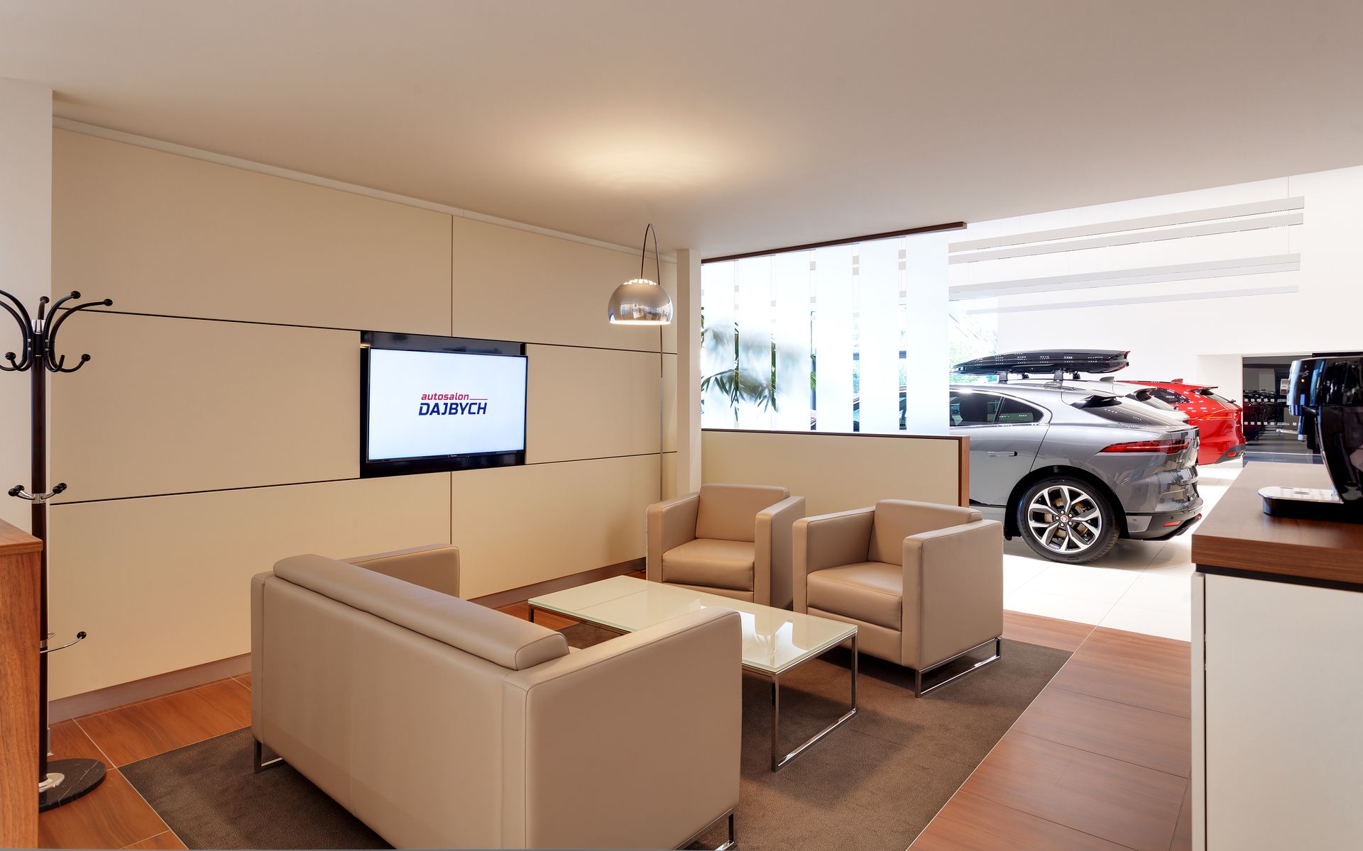 autosalon-jaguar-land-rover-plzen-3