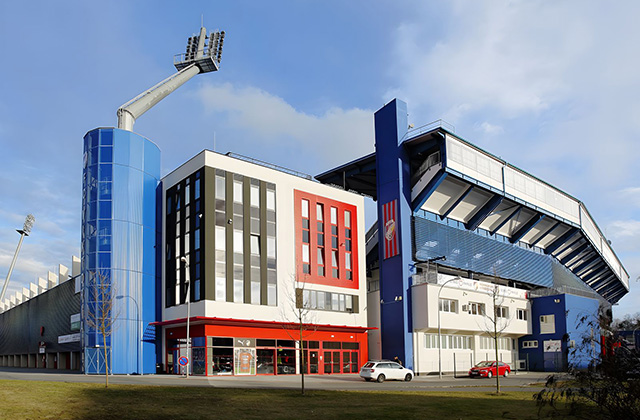 nahled-vystavba-dvou-vezi-fotbaloveho-stadionu-struncovy-sady